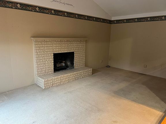 4th image of 24235 Cambridge St