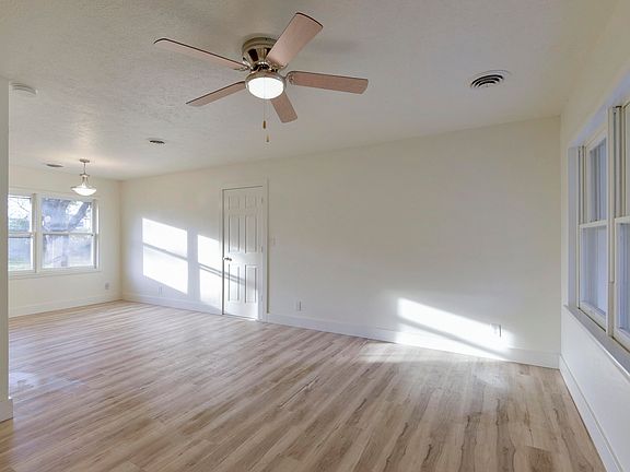 5th image of 257 Knox Avenue