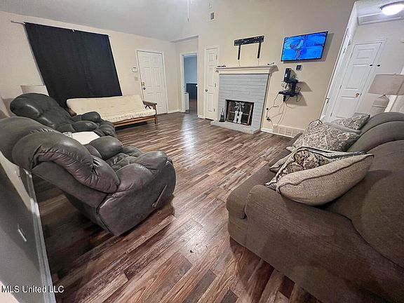 2nd image of 7032 Foxhall Dr