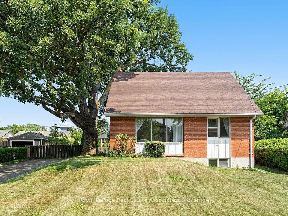 1st image of 64 McIntyre Cres