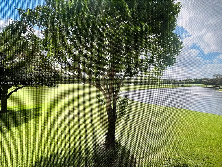 9820 S Hollybrook Lake Dr #202 — Photo 31
