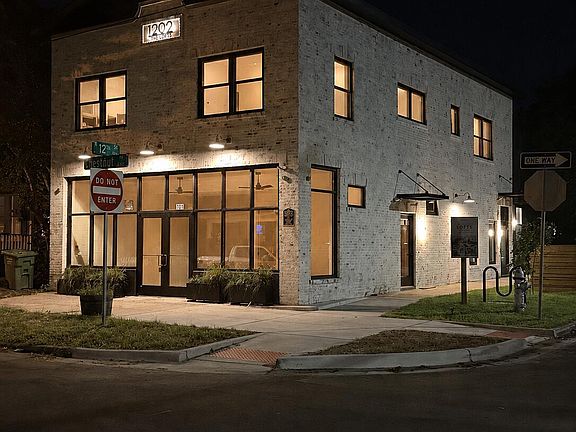 2nd image of 1202 Chestnut Street