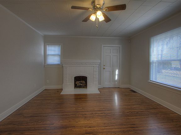 4th image of 1316 S Knoxville Ave