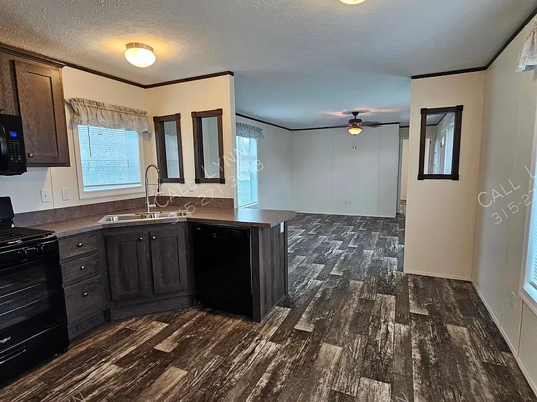1 Willow Tree Cir — Photo 2