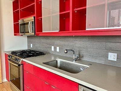 4th image of 912 Baltimore 603 Ave #603