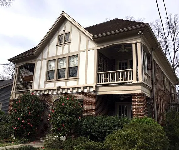The big building on the street... (this is street view - the Carriage House is down the driveway)