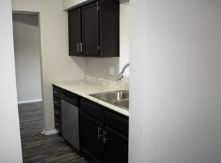 511 Crescent Dr APT 15, Champaign, IL 61821