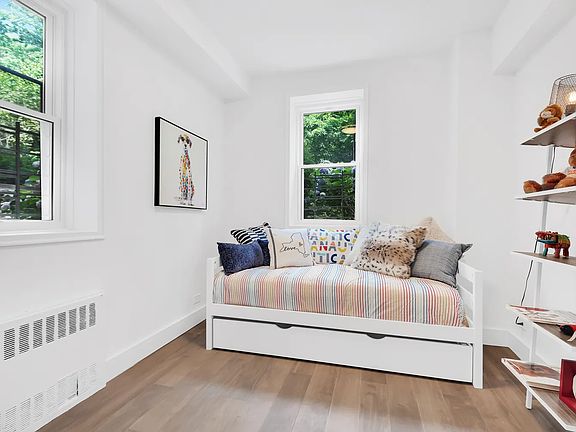 4th image of 2530 Independence Ave APT 1F