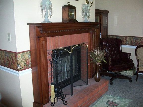 2nd image of 3801 Robin Ln