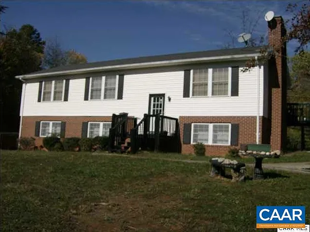 975 Greenmurray Hl — Photo 1