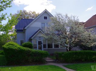 816 S 8th St, Burlington, IA 52601