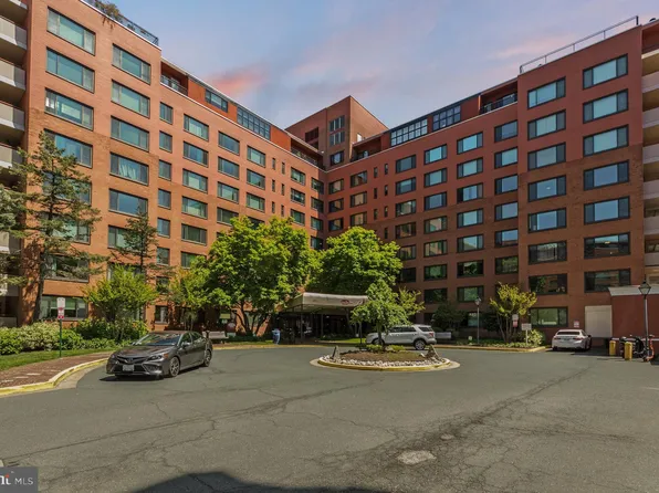 1021 Arlington Blvd APT 643, Arlington, VA 22209