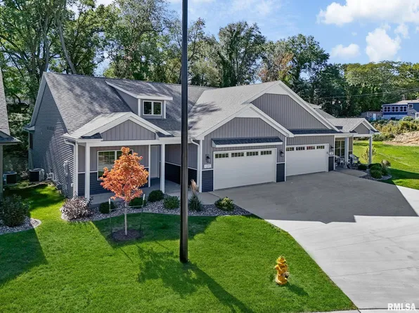 1323 Heights Ct, Bettendorf, IA 52722