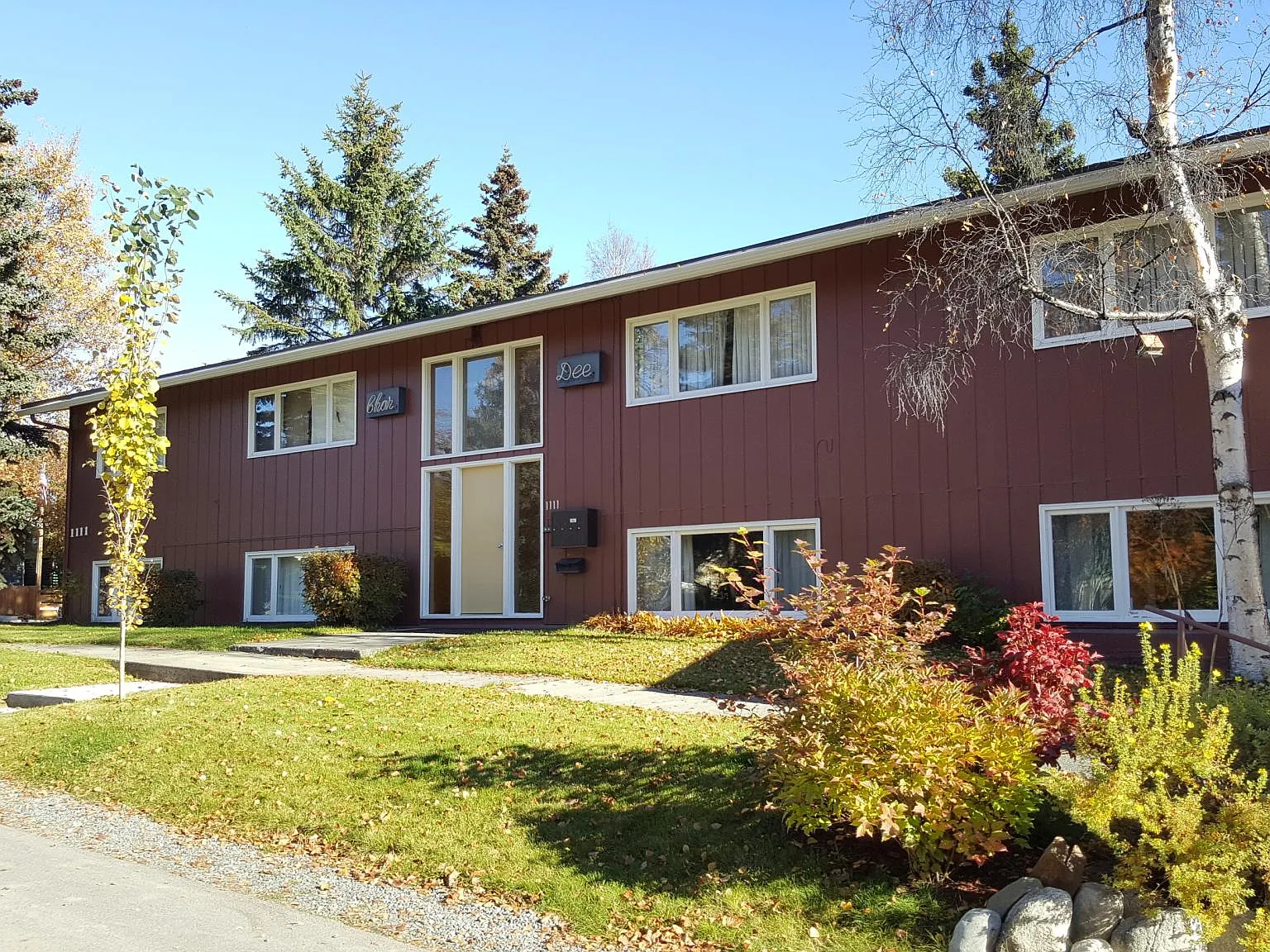 2 bed, 950 sqft, $1,800 — Photo 1