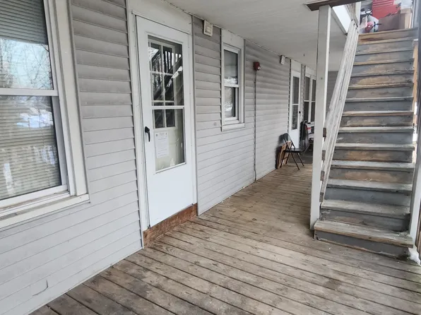 22 Artisan St APT 2R, Chicopee, MA 01013