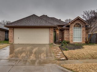 8733 Sabinas Trl, Fort Worth, TX 76118