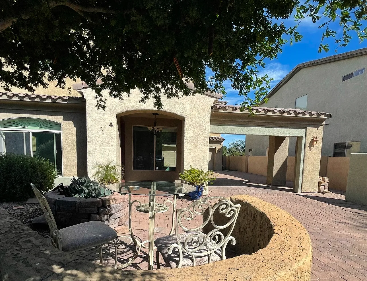 Luxury Lake House — Photo 1