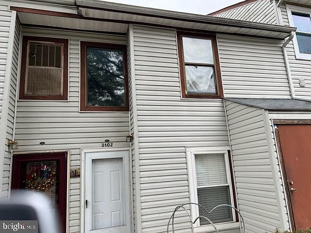 2nd image of 3502 Bromley Est