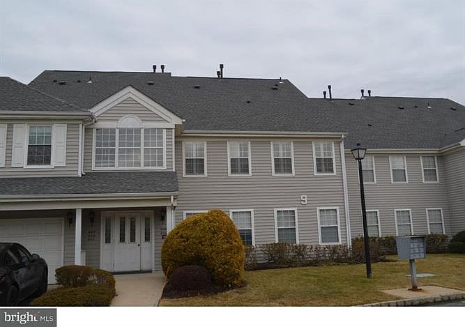 1st image of 910 Eagles Chase Dr