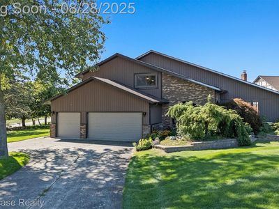 48150 Lake Valley Dr, Shelby Township, MI, 48317