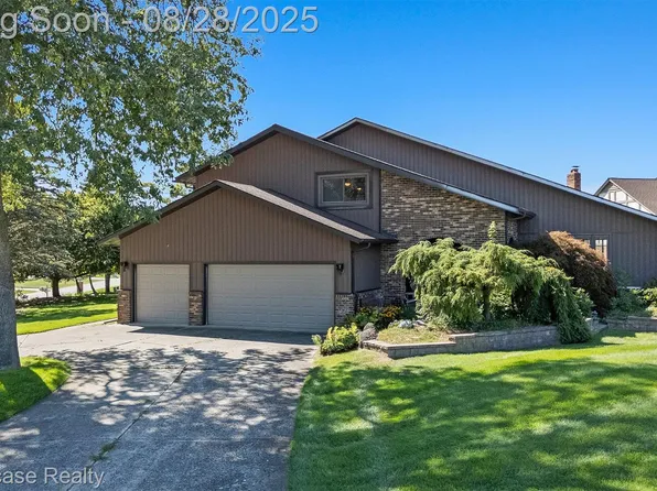 48150 Lake Valley Dr, Shelby Township, MI 48317