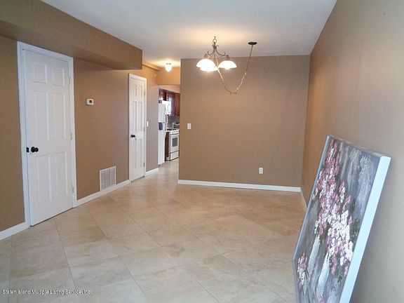 5th image of 531 Buel Ave