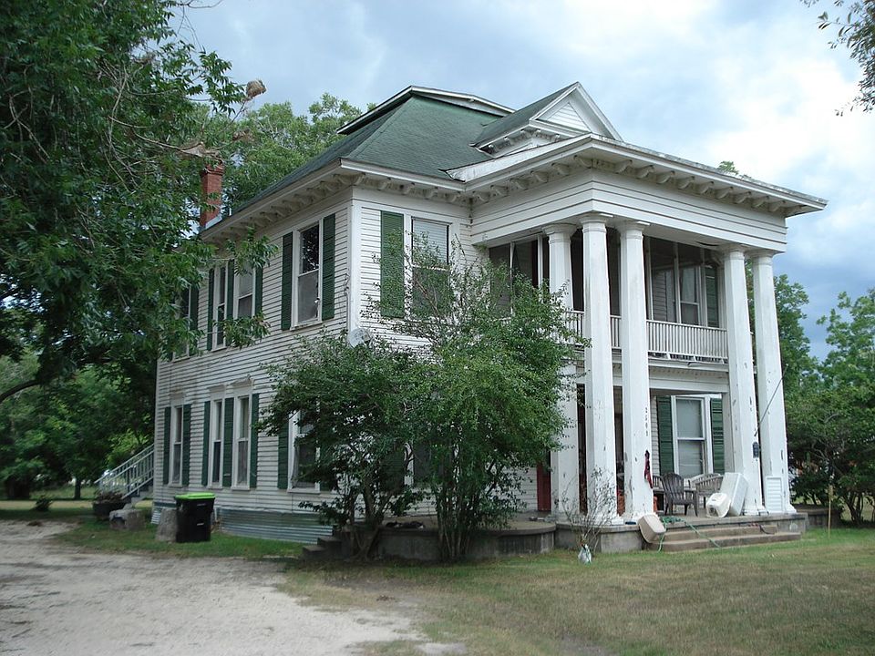2nd image of 2501 Matthews St