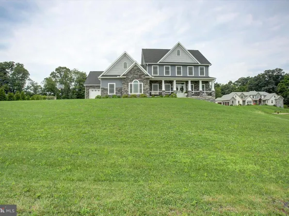 161 Lindman Dr, Chambersburg, PA 17202