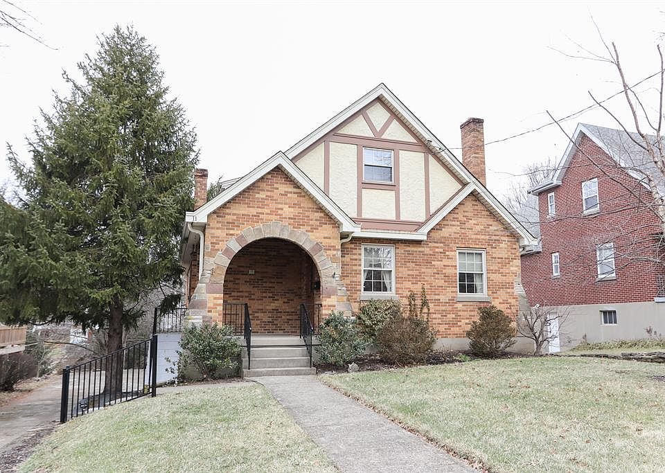 1st image of 11 W Henry Clay Ave