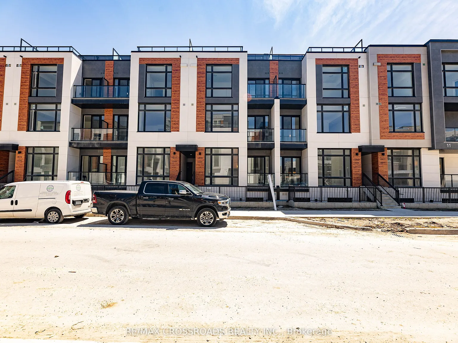11 David Eyer Rd — Photo 2