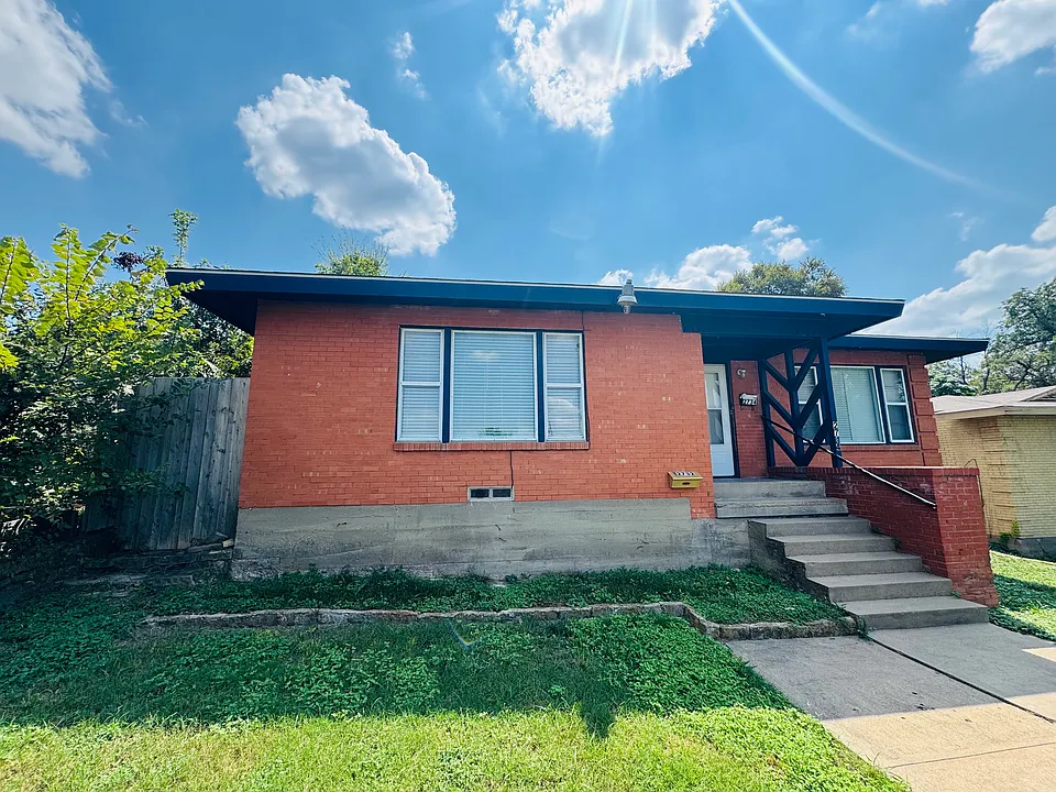 2734 W Jefferson Blvd #2734