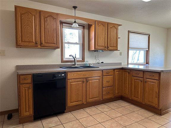 3rd image of 315 Fuller Street