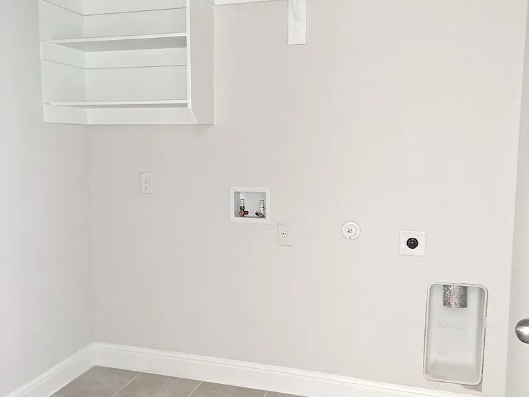 260 Jefferson Dr — Photo 6