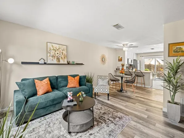 10323 Restful Ct, Santee, CA 92071