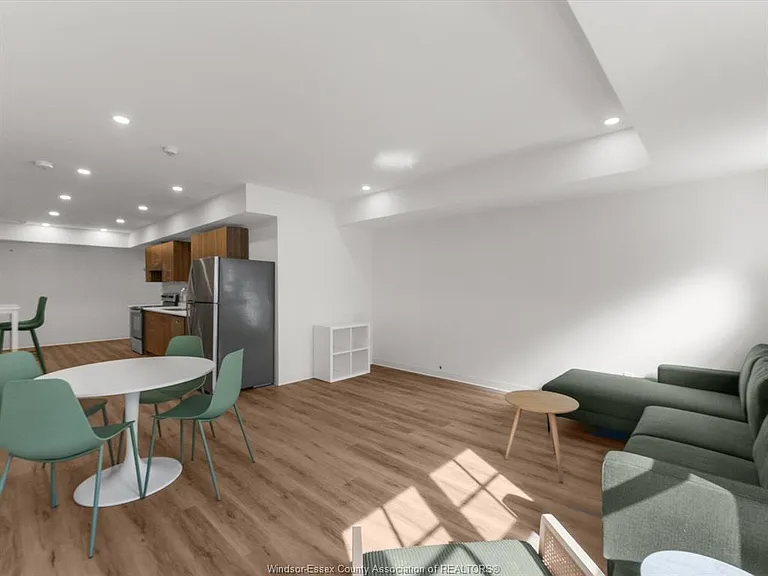 185 Randolph Pl — Photo 15