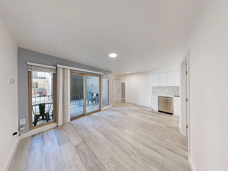 2520 College Avenue — Photo 1