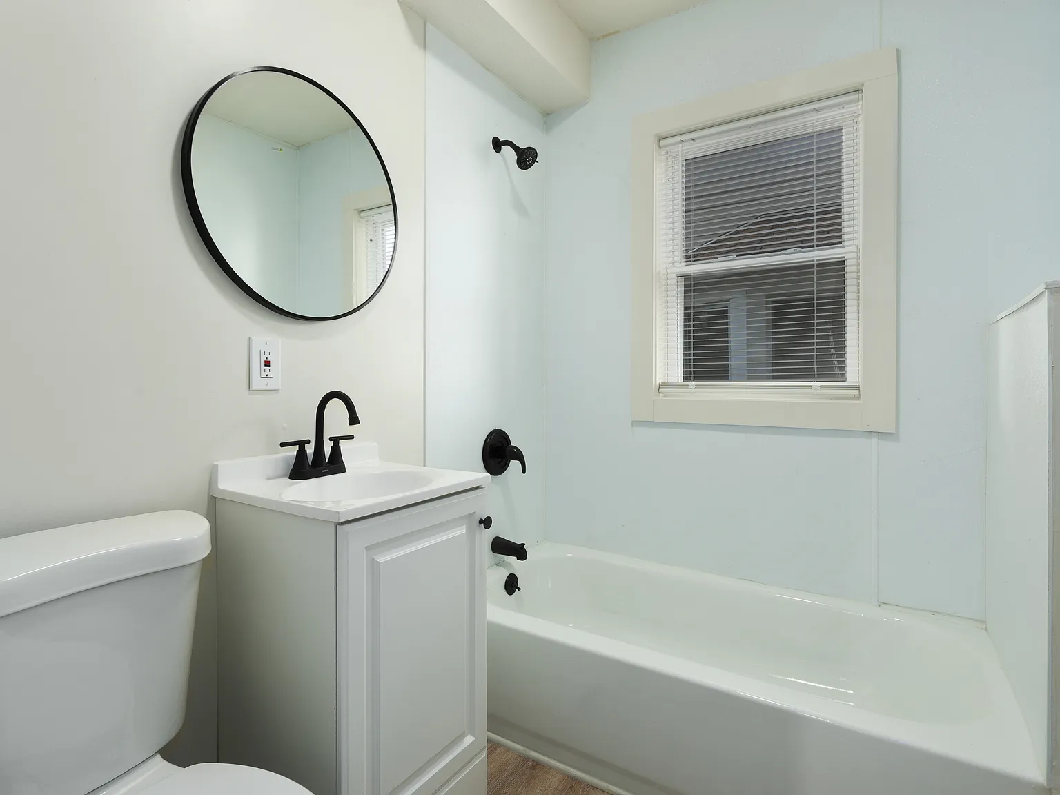 3409 Indiana Ave - 5 — Photo 2