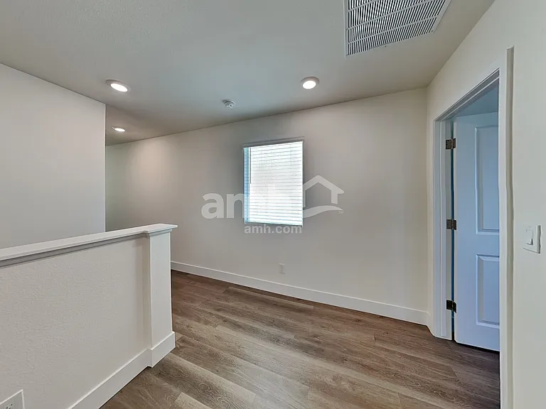 8141 Braavos Peninsula Ave — Photo 7