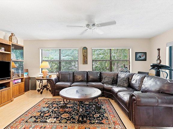3rd image of 9843 NW 75TH Court NW