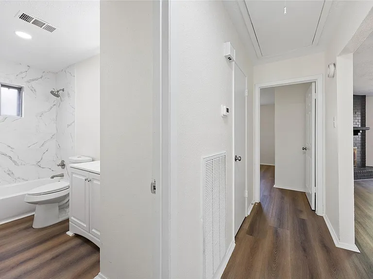 8343 Carriage Creek Dr — Photo 15