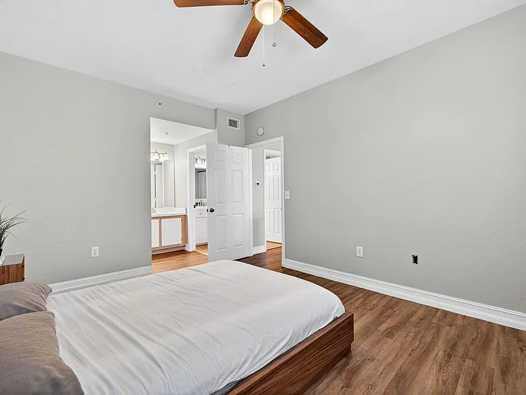 6481 Aragon Way #304 — Photo 13