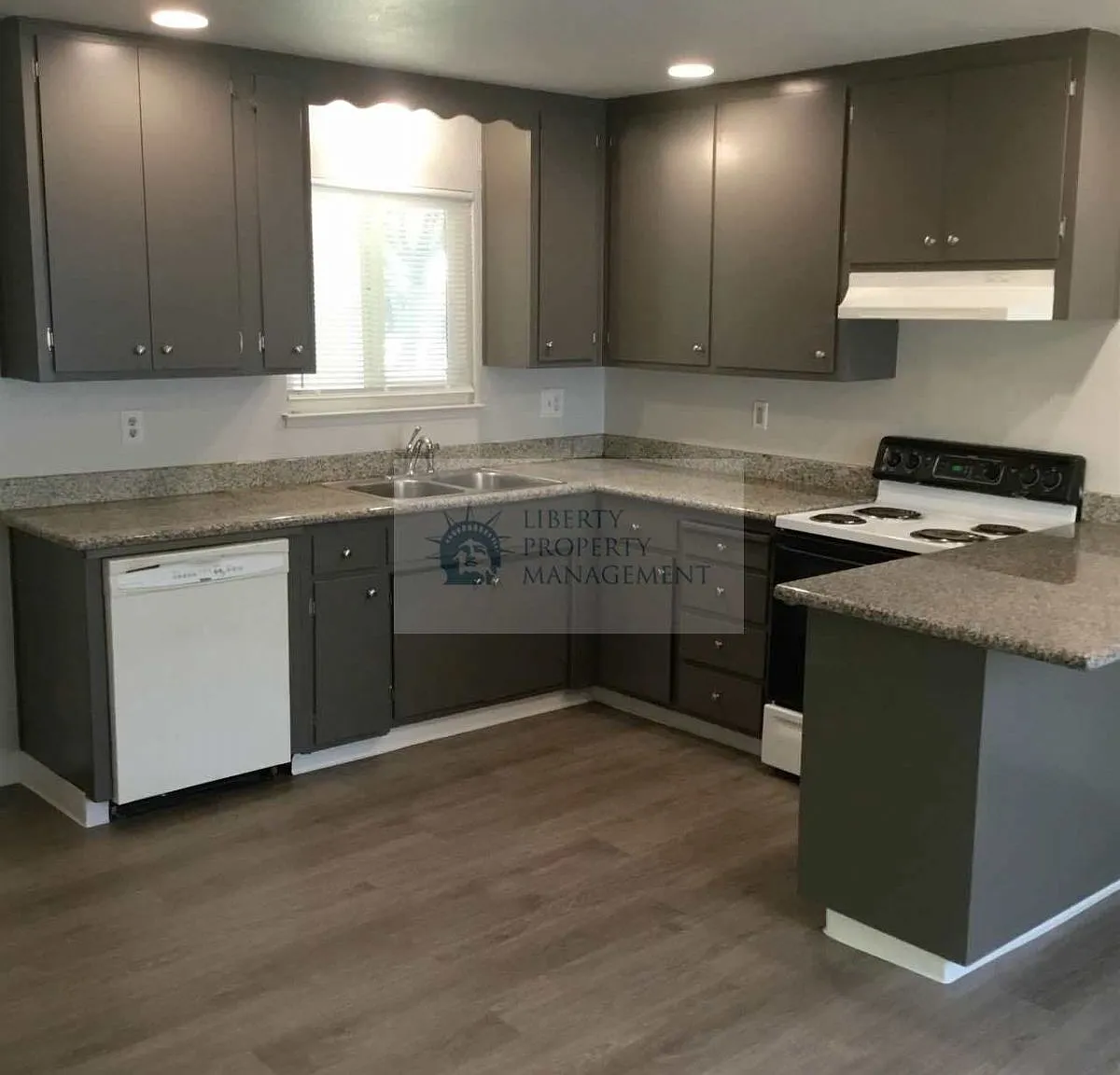 3 bed, 1222 sqft, $2,350 — Photo 3