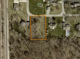 E Maple Dr, Bluffton, IN 46714