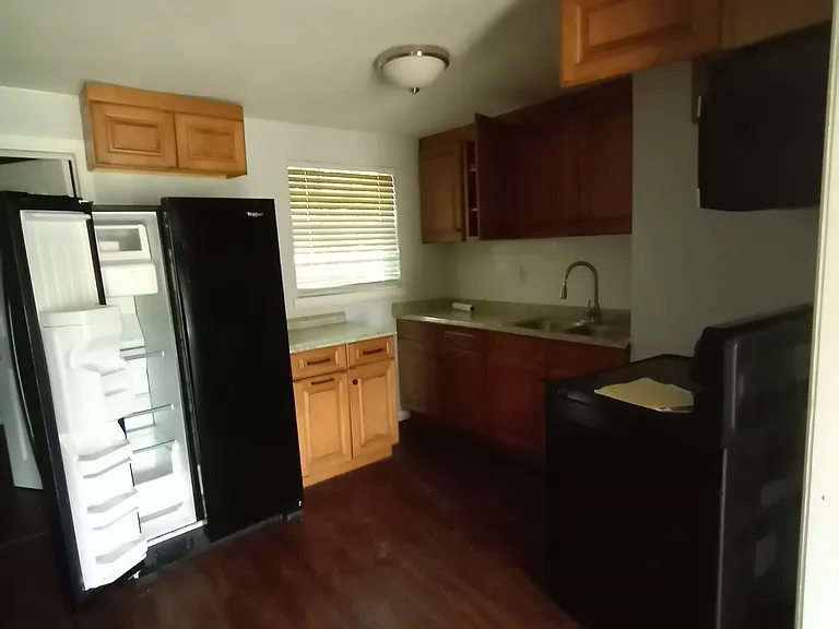 8021 Dandy Ave — Photo 2