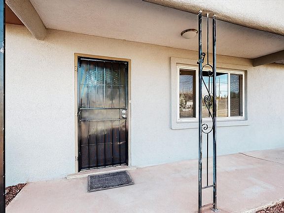 3rd image of 3926 Barcelona Rd SW