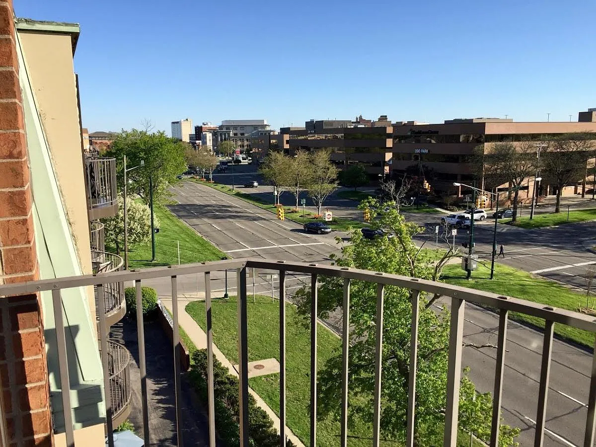 1 bed, 740 sqft, $1,875 — Photo 3