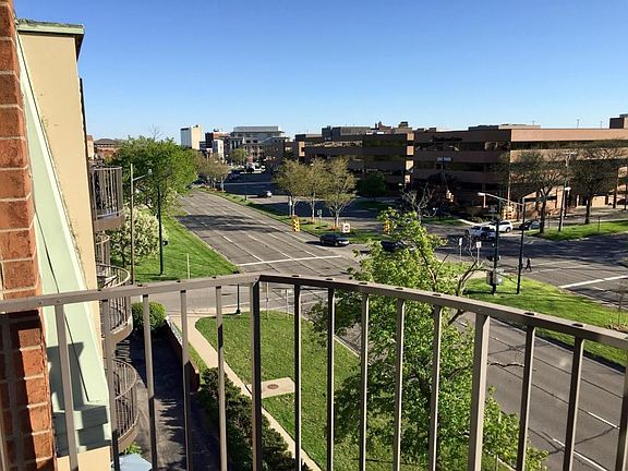 3rd image of 35300 Woodward Ave APT 508