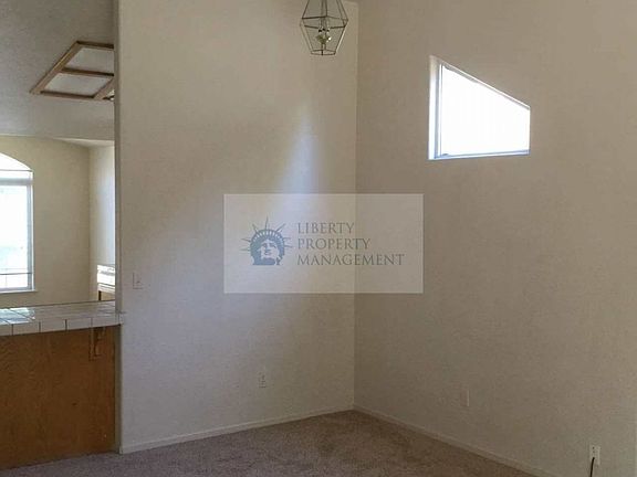 5th image of 1120 Highlands Park Dr