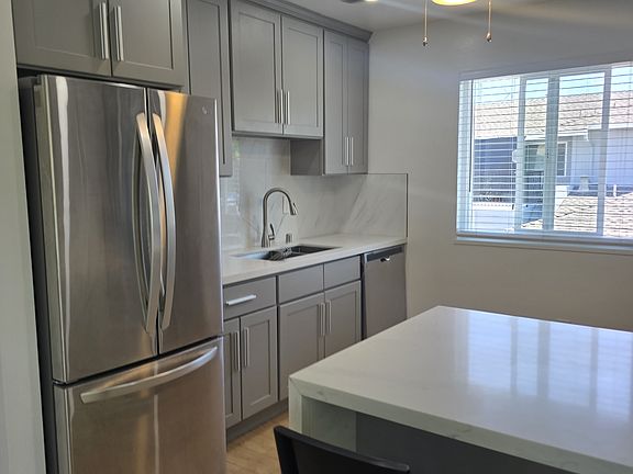 2nd image of 687 Grand Coulee Ave APT 4