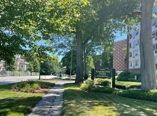 20 Hammond Pond Pkwy APT 208, Newton, MA 02467
